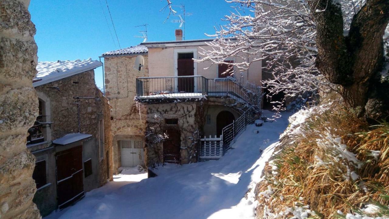 Villa Antica Roccia Calascio Exterior foto